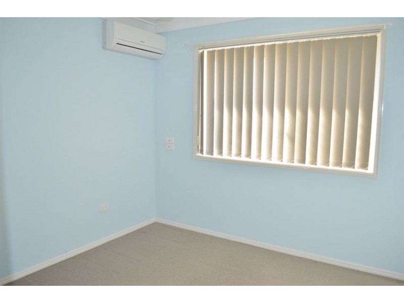 1/4 Poinciana Place, Gracemere QLD 4702