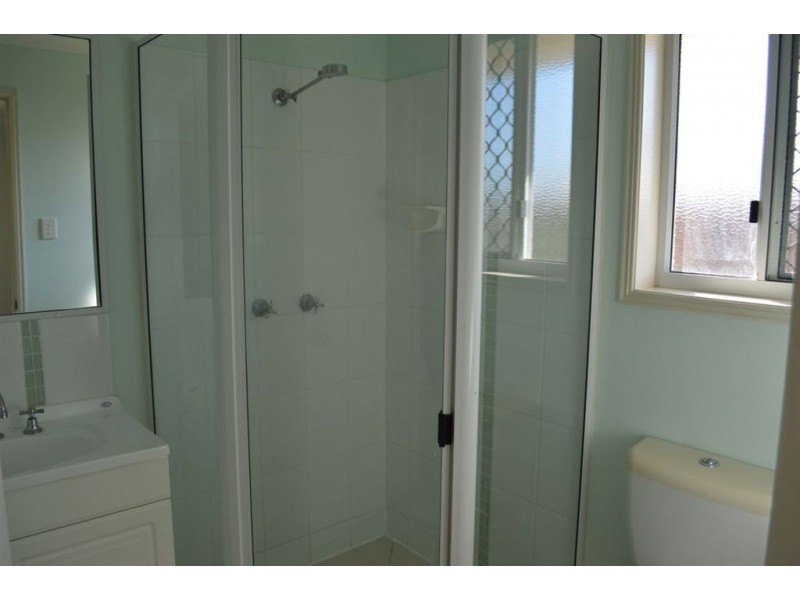 1/4 Poinciana Place, Gracemere QLD 4702
