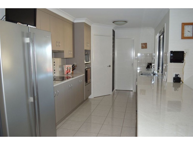 19 Lamb Avenue, Gracemere QLD 4702