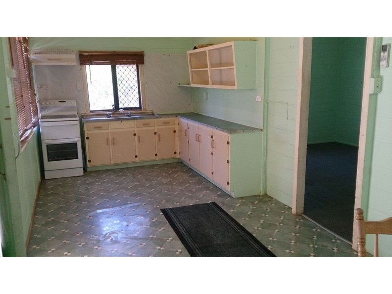 15 Dobbs St, Mount Morgan QLD 4714