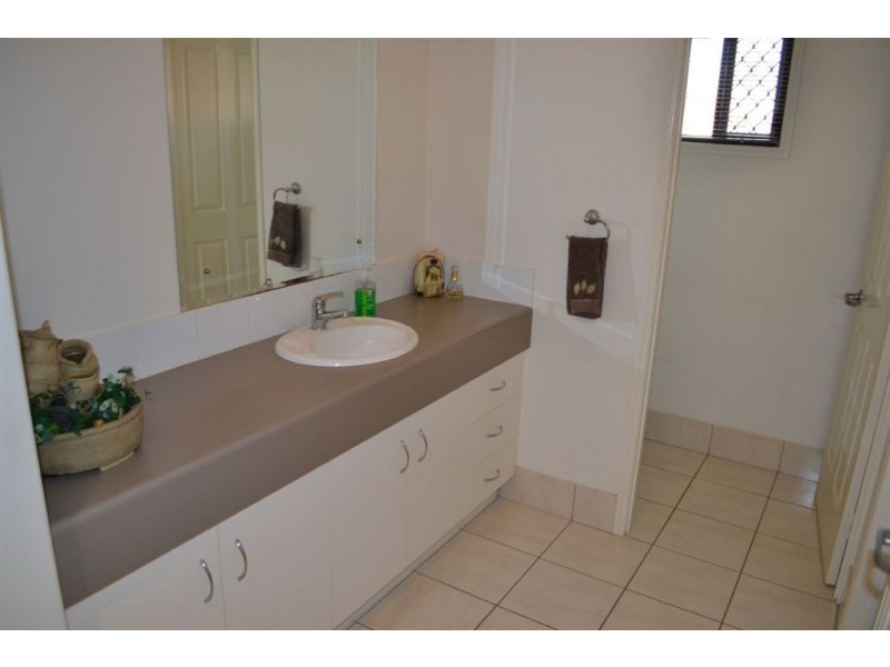 19 POINCIANA PLACE, Gracemere QLD 4702