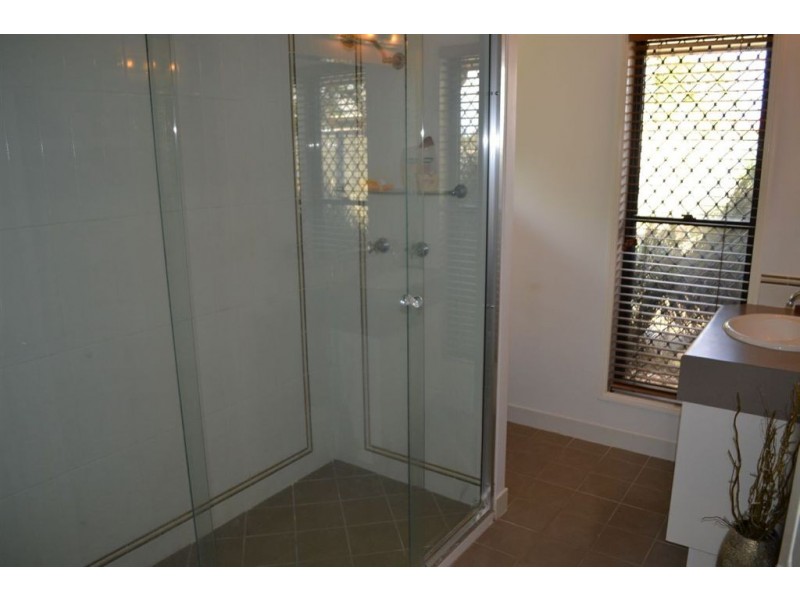 19 POINCIANA PLACE, Gracemere QLD 4702