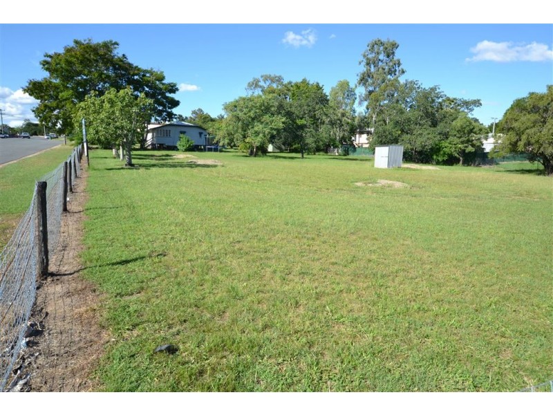 9 RUSSELL STREET, Gracemere QLD 4702