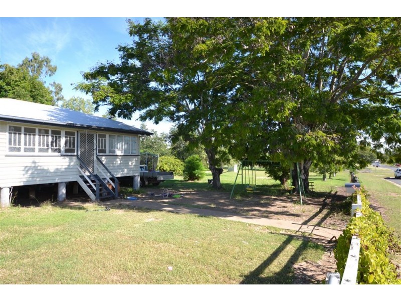 9 RUSSELL STREET, Gracemere QLD 4702