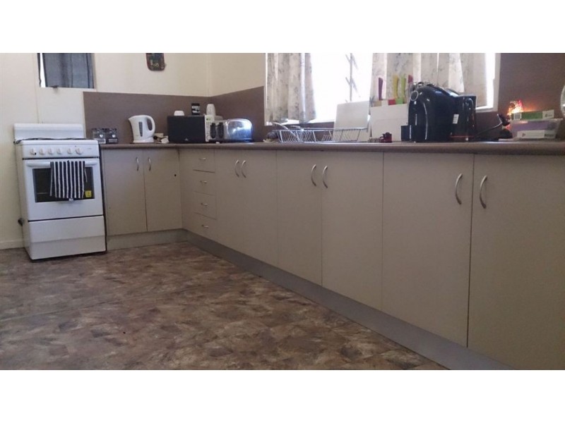 38 Gordon Street, Mount Morgan QLD 4714