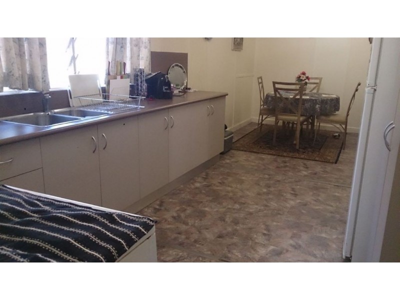 38 Gordon Street, Mount Morgan QLD 4714