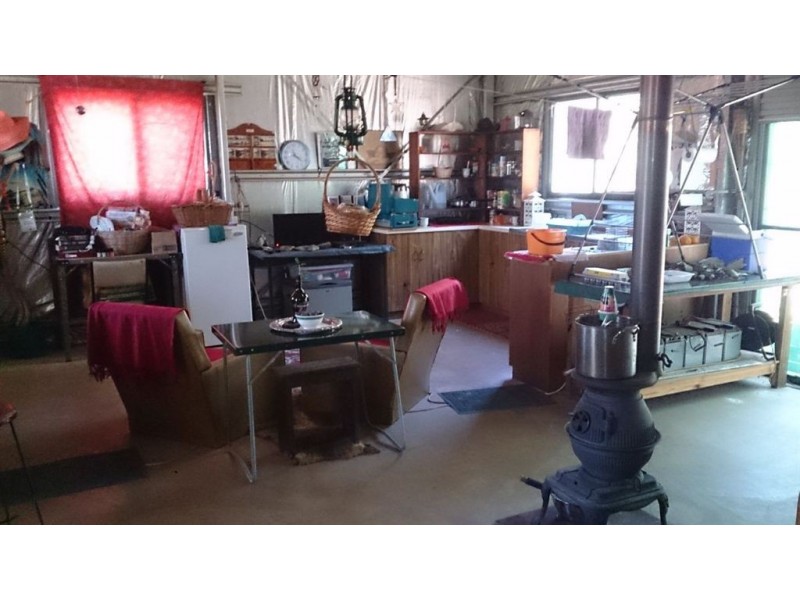 1 Corrys Lane, Mount Morgan QLD 4714