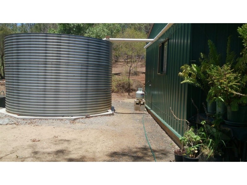 1 Corrys Lane, Mount Morgan QLD 4714