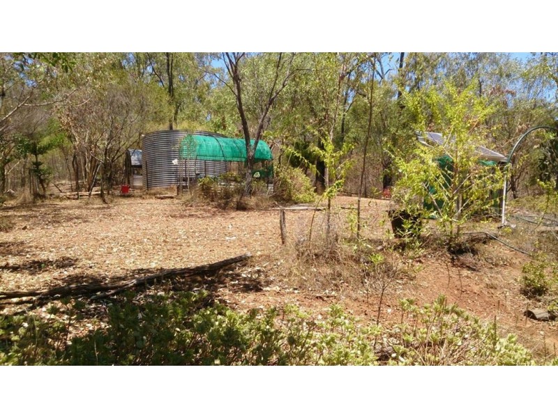 1 Corrys Lane, Mount Morgan QLD 4714