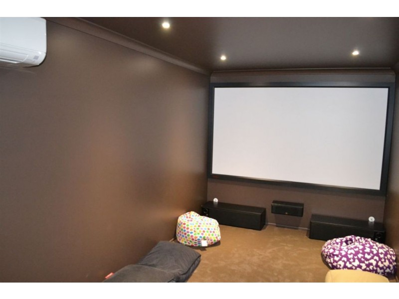 16 HUTCHINGS STREET, Gracemere QLD 4702