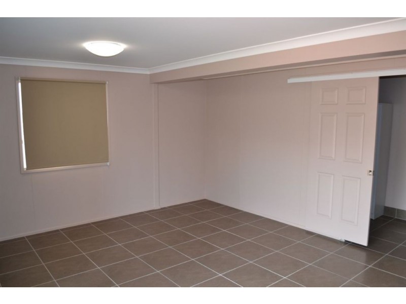 16 HUTCHINGS STREET, Gracemere QLD 4702