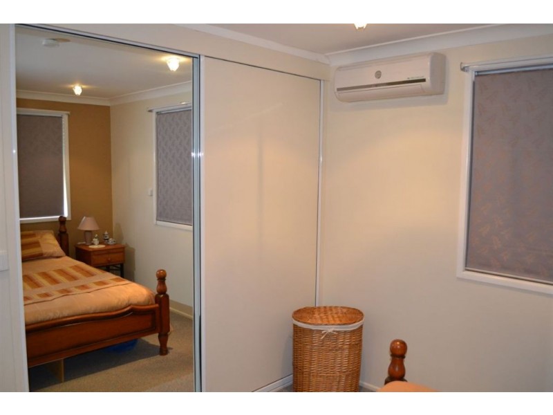 16 HUTCHINGS STREET, Gracemere QLD 4702