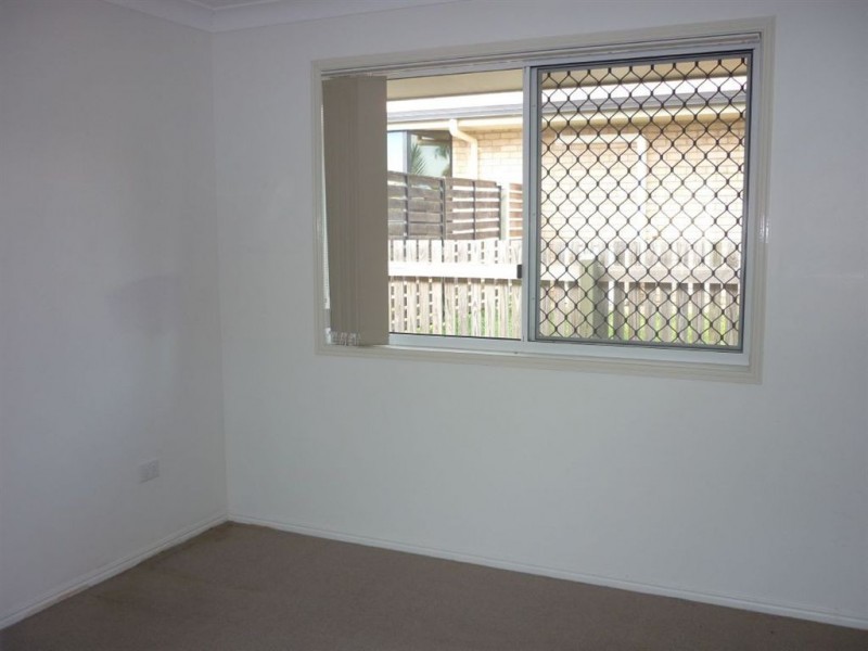2/4 Poinciana Place, Gracemere QLD 4702