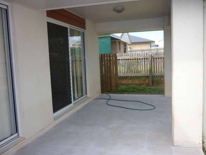 2/4 Poinciana Place, Gracemere QLD 4702