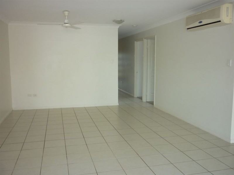 2/4 Poinciana Place, Gracemere QLD 4702