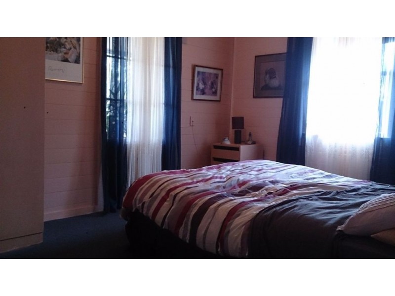 41 East Street, Mount Morgan QLD 4714