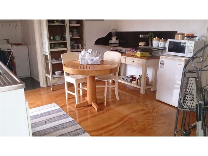 113-117 East Street, Mount Morgan QLD 4714