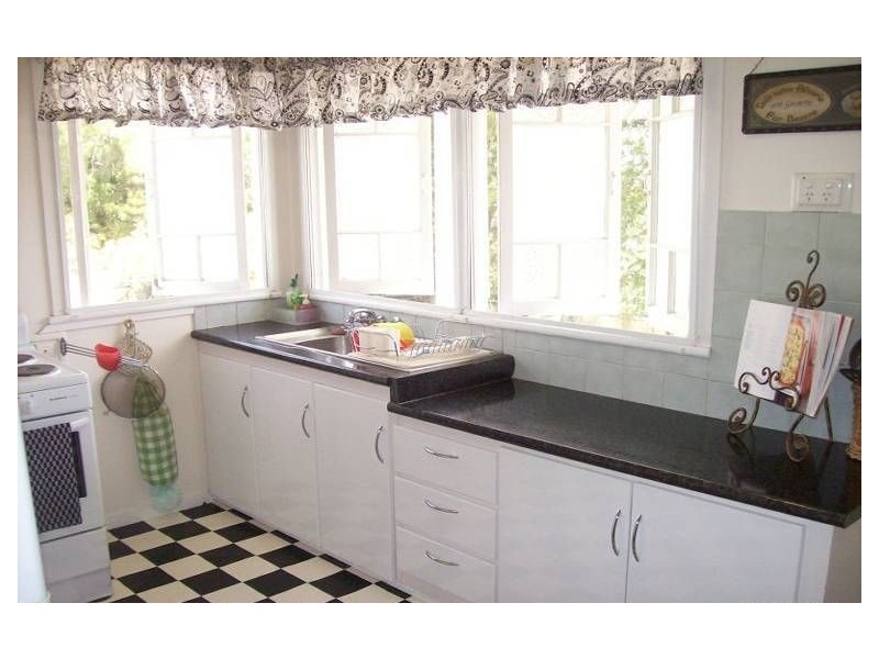 24 Eton Street, West Rockhampton QLD 4700