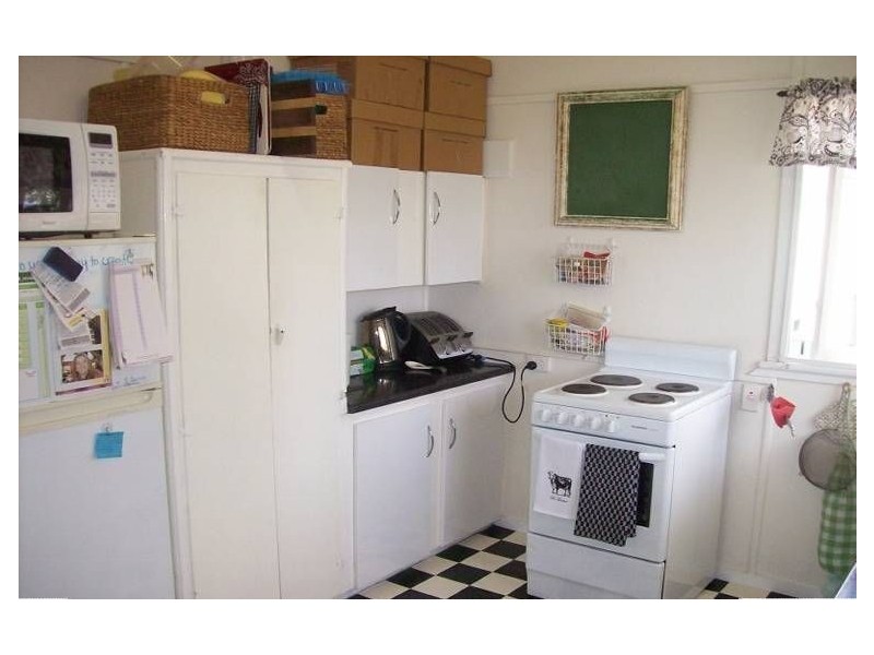 24 Eton Street, West Rockhampton QLD 4700