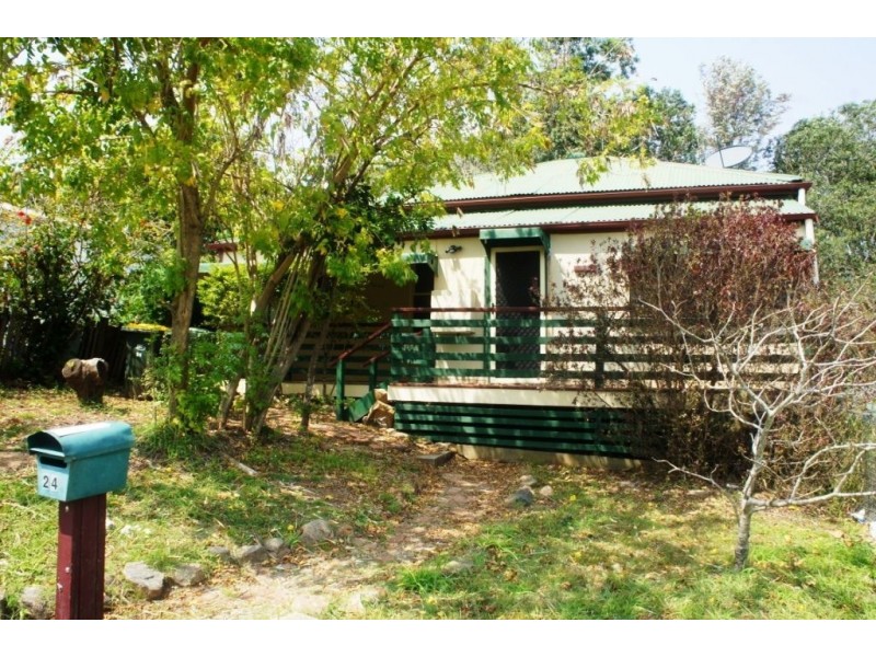24 Dee St, Mount Morgan QLD 4714