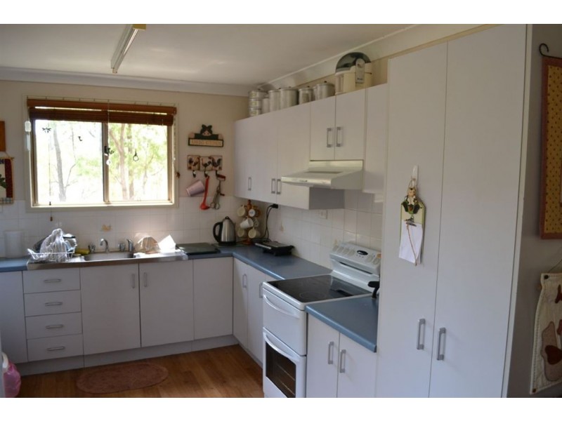 323 E WILLIAMS ROAD, Kabra QLD 4702