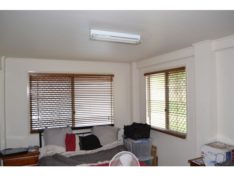 323 E WILLIAMS ROAD, Kabra QLD 4702