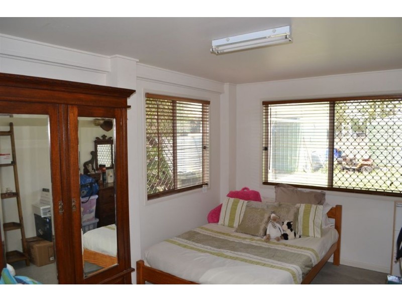 323 E WILLIAMS ROAD, Kabra QLD 4702