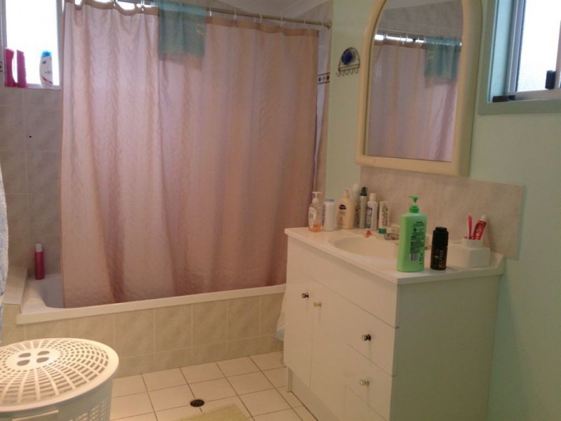 143 East Street, Mount Morgan QLD 4714