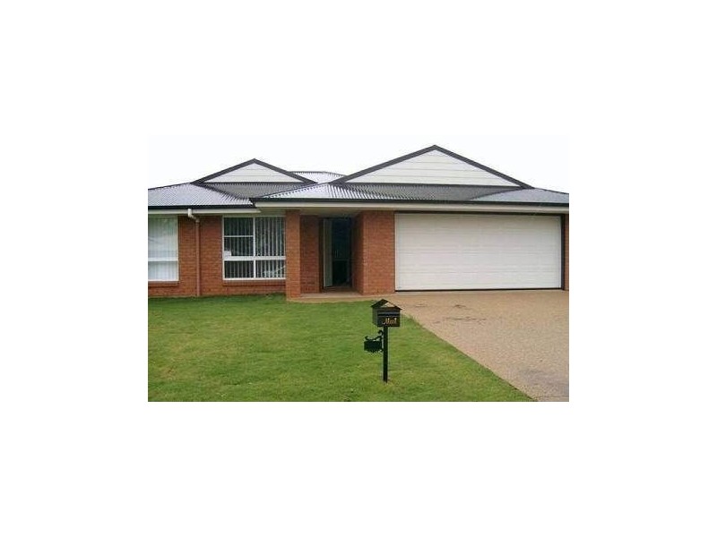 13 Riley Drive, Gracemere QLD 4702
