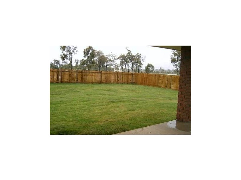 13 Riley Drive, Gracemere QLD 4702