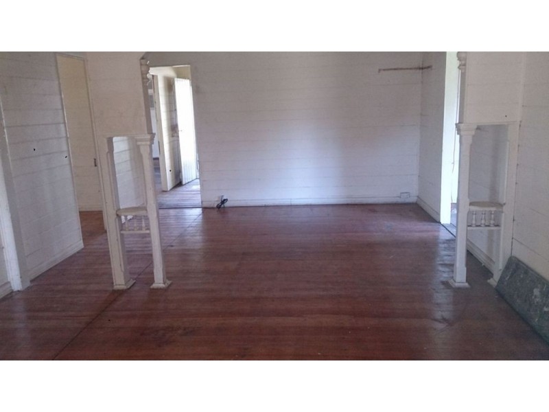 83 James St, Mount Morgan QLD 4714