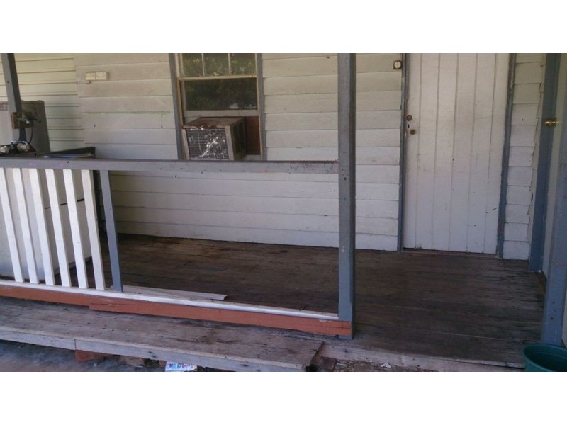 83 James St, Mount Morgan QLD 4714