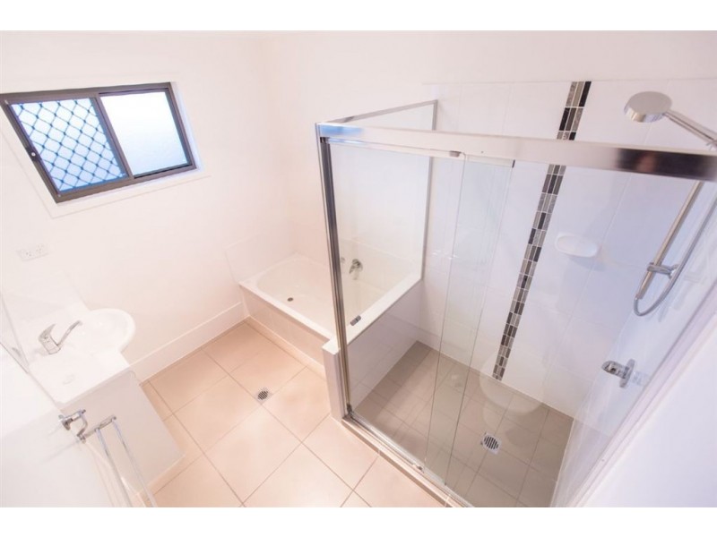 12 Rosebrook Place, Gracemere QLD 4702