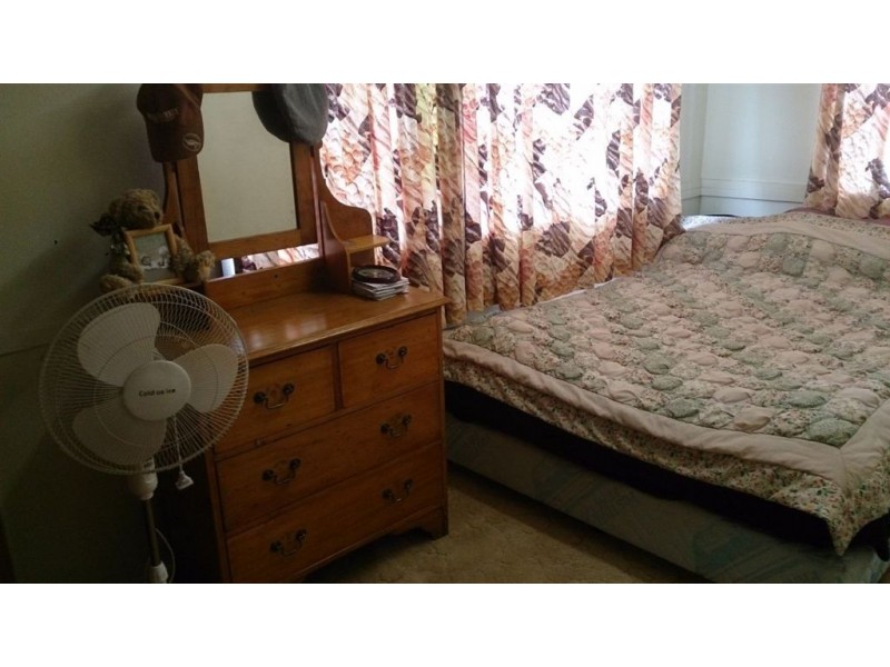 10 North Street, Mount Morgan QLD 4714