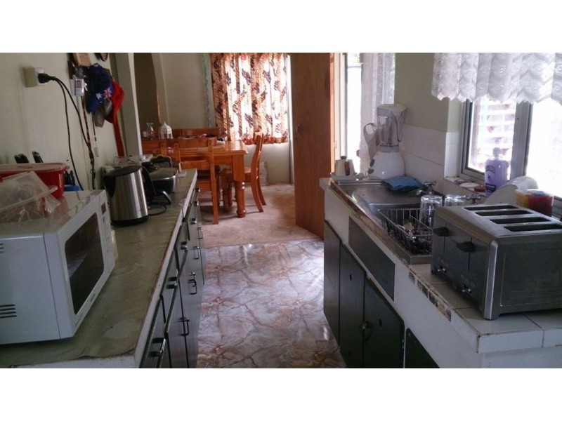 10 North Street, Mount Morgan QLD 4714