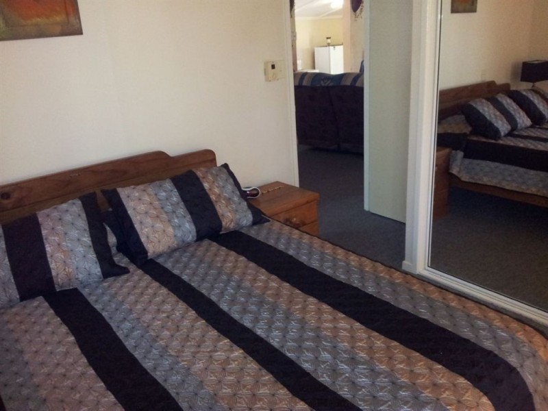 25 BARRY STREET, Gracemere QLD 4702