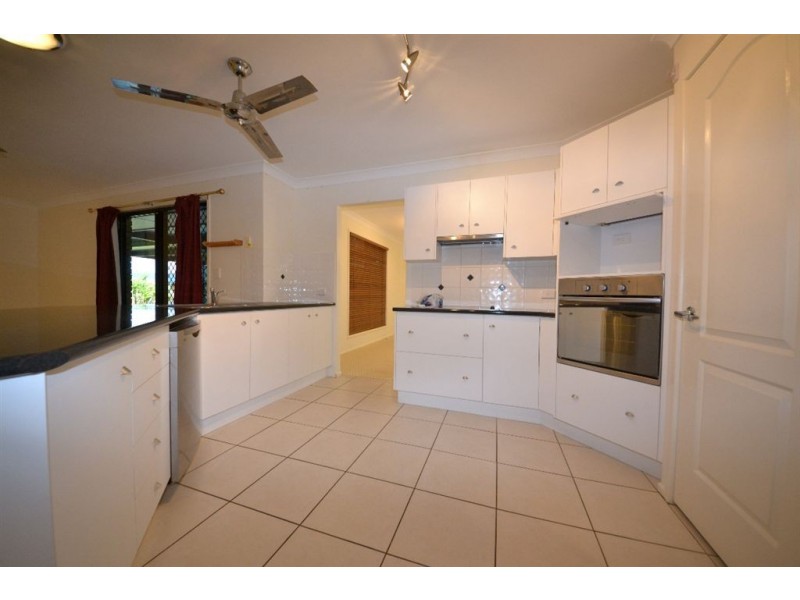 6 Poinciana Place, Gracemere QLD 4702