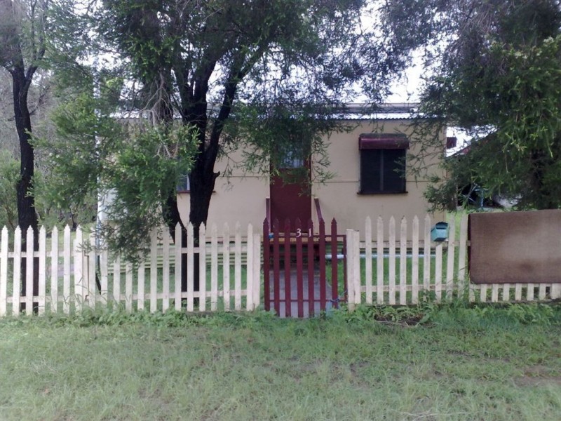 31 Crown St, Mount Morgan QLD 4714