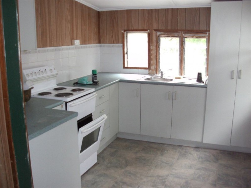 31 Crown St, Mount Morgan QLD 4714