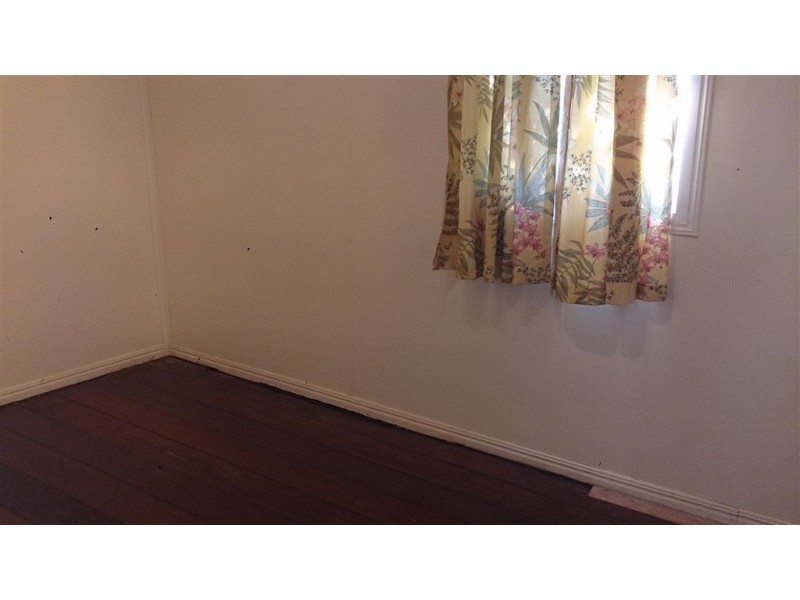 79 River St, Mount Morgan QLD 4714