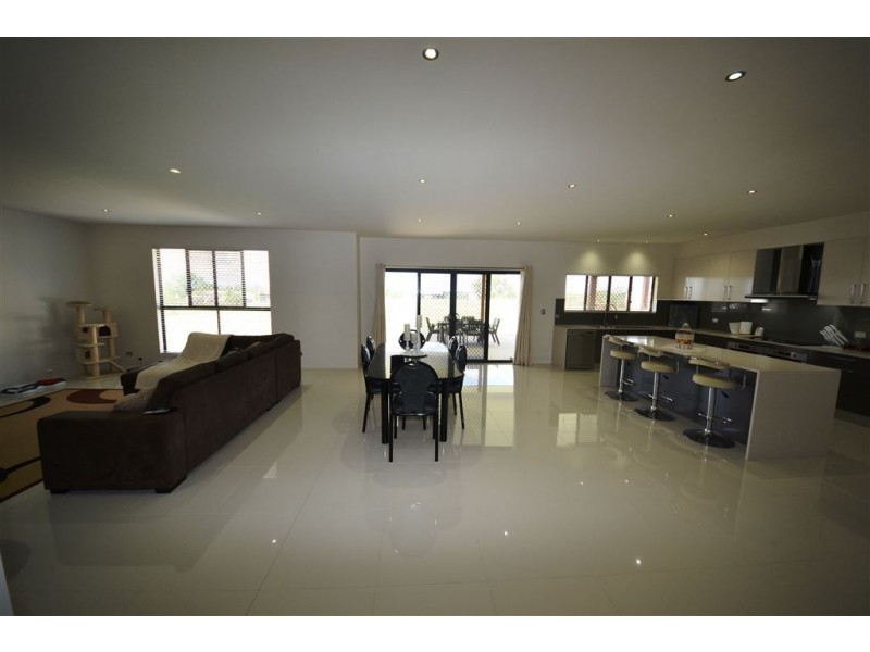 11 Huff Street, Gracemere QLD 4702