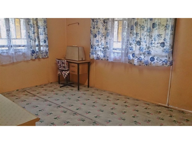 70 Hall Street, Mount Morgan QLD 4714