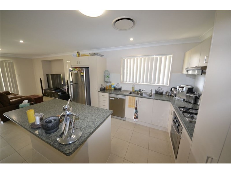 15 Webster Street, Gracemere QLD 4702