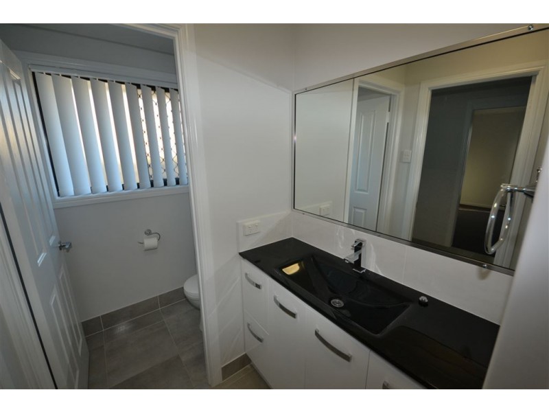 24 Burke and Wills Drive, Gracemere QLD 4702