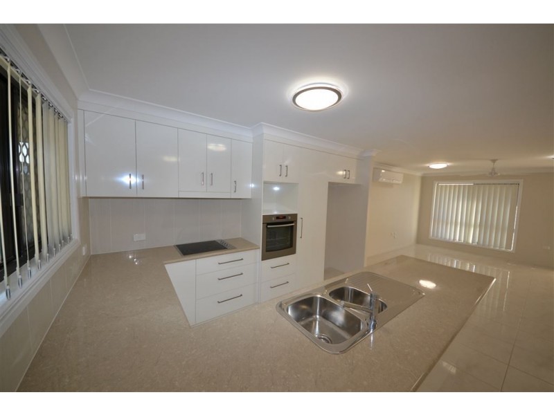 26 Burke and Wills Drive, Gracemere QLD 4702