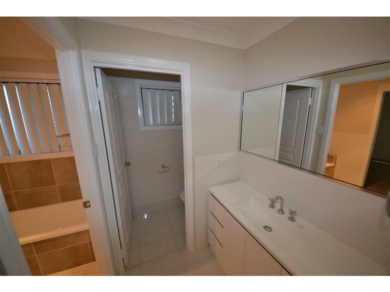 26 Burke and Wills Drive, Gracemere QLD 4702