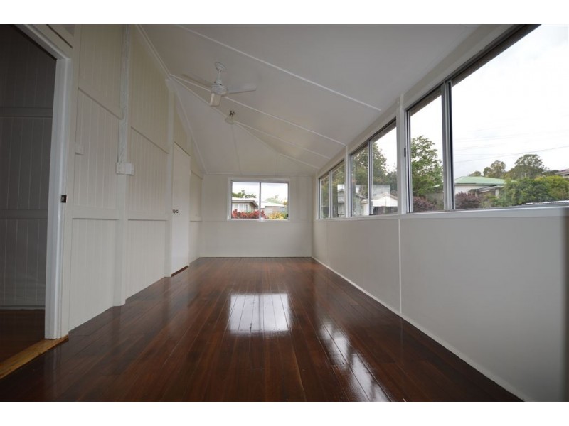 4 Neil Street, Mount Morgan QLD 4714