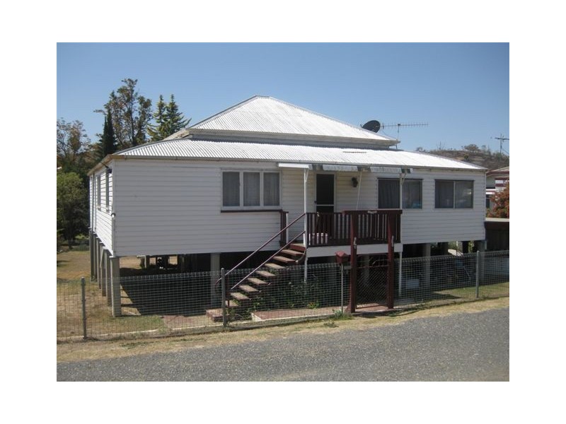 7 Bridge Street, Mount Morgan QLD 4714