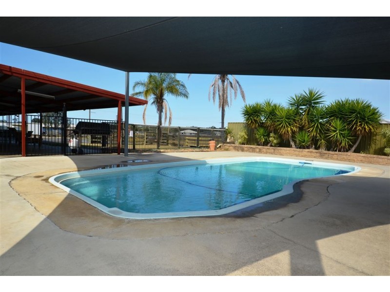 97 Boongary Road, Gracemere QLD 4702