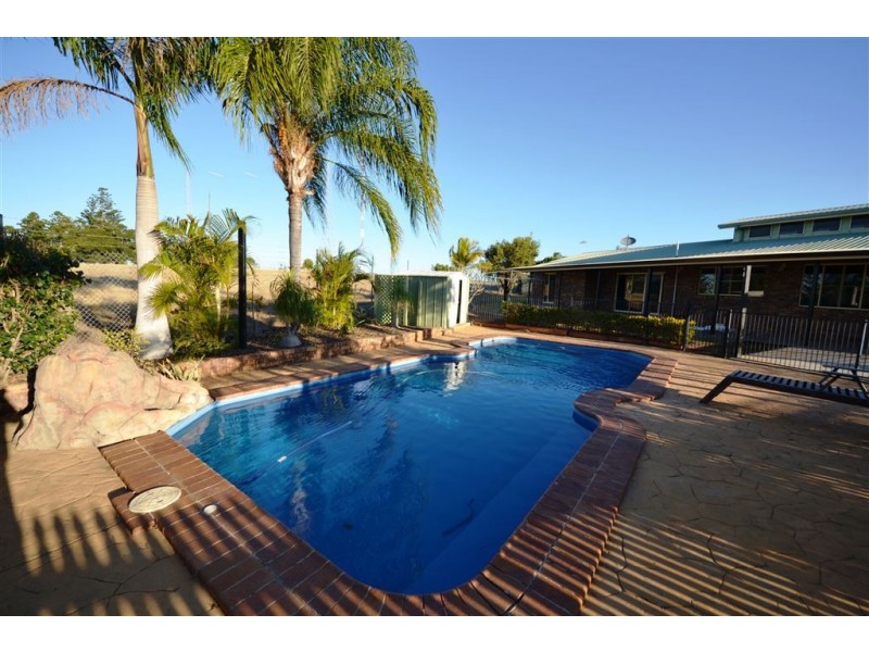 4 Roy Place, Gracemere QLD 4702